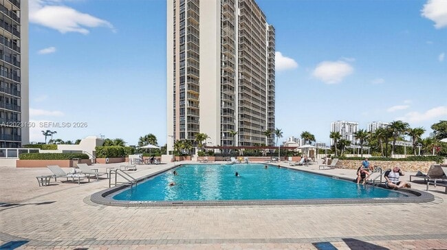 Building Photo - 20335 W Country Club Dr Unit 502