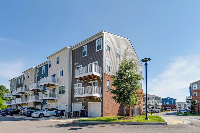 Building Photo - 4240 Broad Hill Dr Unit A Rental