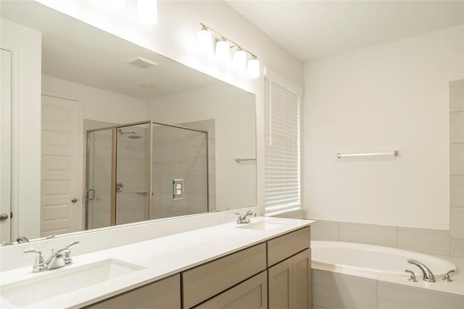 Photo - 31410 Golden Cliffs Ln