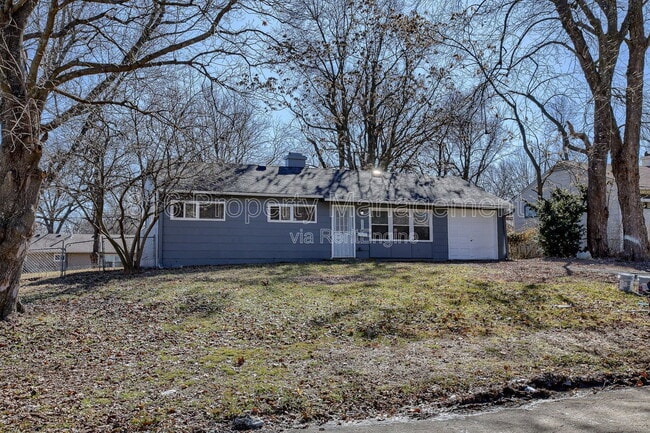 Building Photo - 11201 Crystal Ave