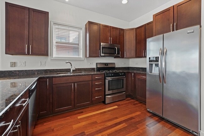 Photo - 1314 N Wicker Park Ave Unidad 2