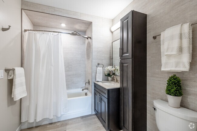 1BR 1BA - 767SF