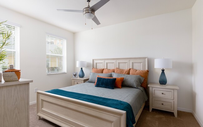 The Oaks on the Lake Upscale 55+ Apartments