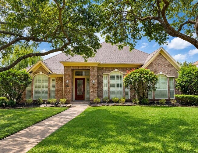 Building Photo - 1619 Crescent Green Dr
