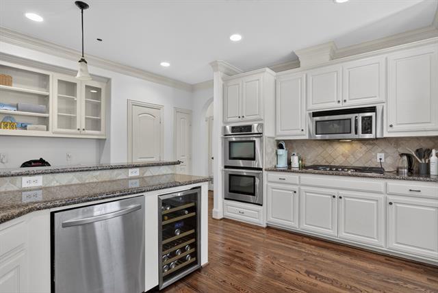 Photo - 5801 Hillcrest Ave Unit 02