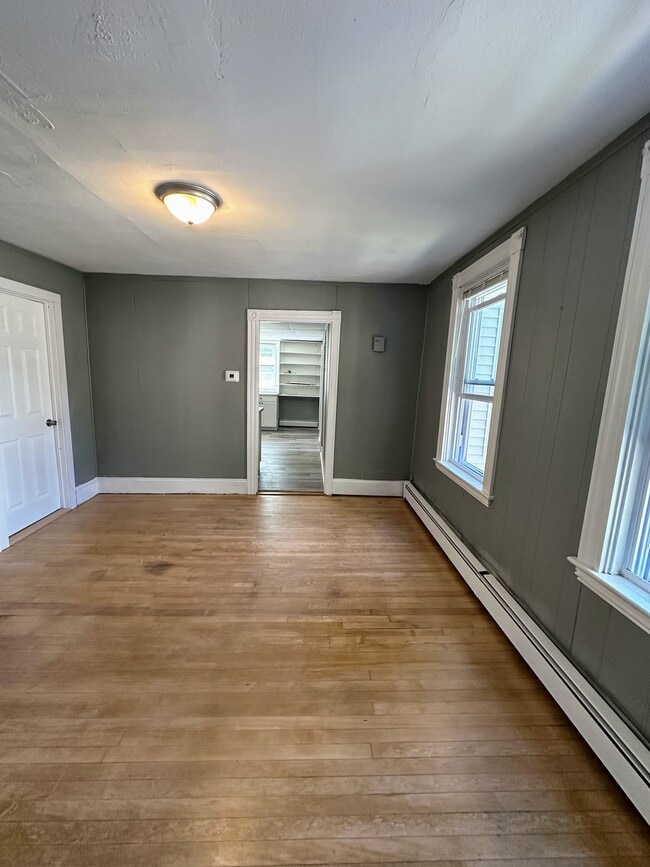 Building Photo - 92 Peirce St. Unit 2nd Flr Rental