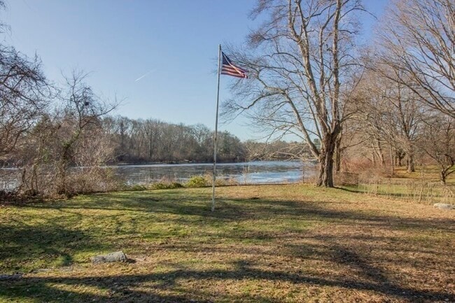 Photo - 581 Washington St