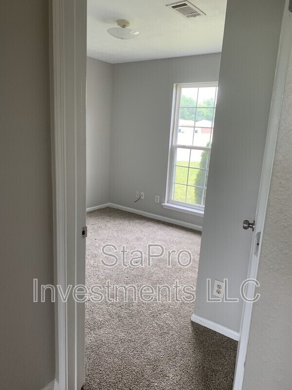 Photo - 110 Village Pl