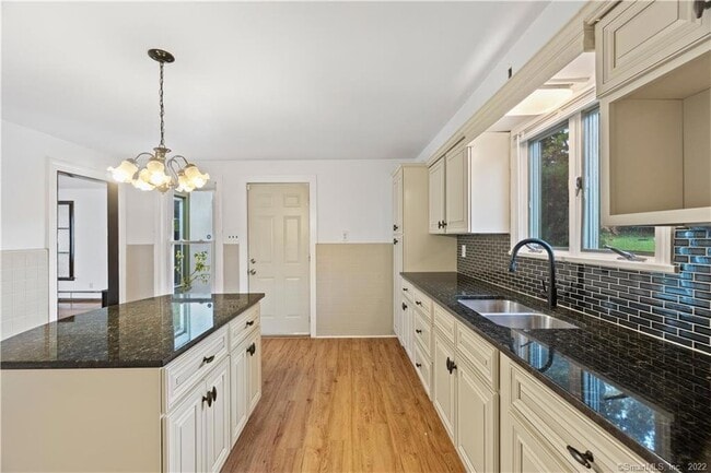 32 1/2 Westville Ave Unit 1