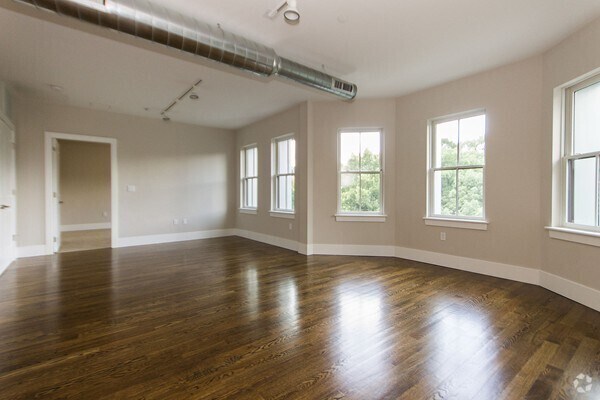 Building Photo - 10 St George St Unit 202 Rental