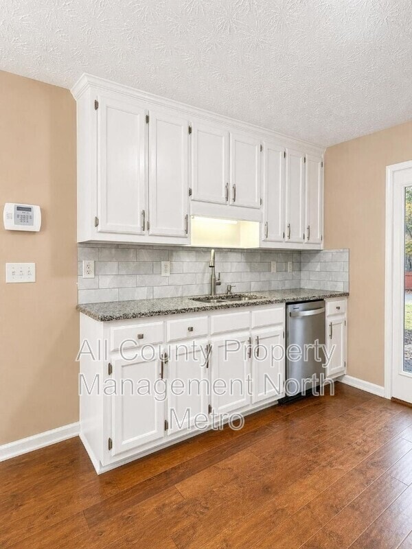 4710 Middleboro Ln