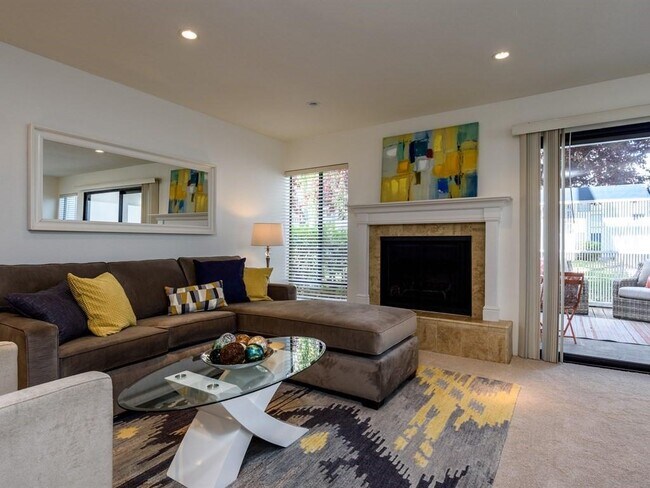 Photo - 1057 Shell Blvd Unit 2