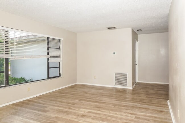 326 Montgomery Ave