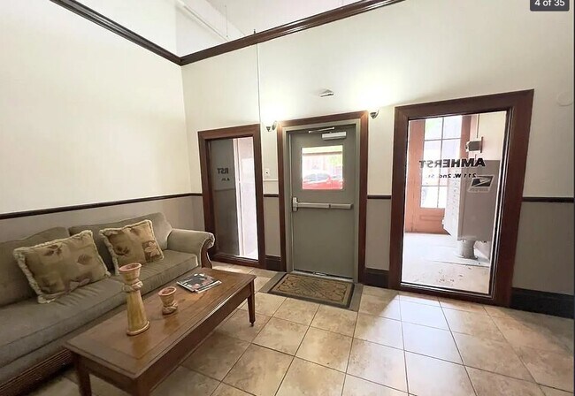 Photo - 211 W 2nd St Unidad 208