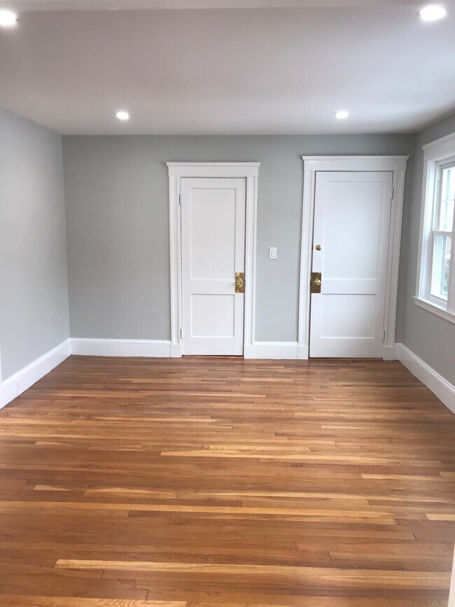 Photo - 27 Willoughby St Unit #1