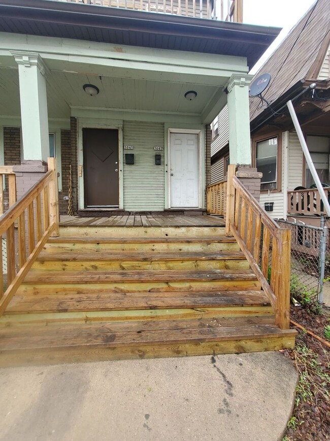 Building Photo - 3045-3047 N 11th St. (Duplex) (ACE PROPERTY) Unit 3047 Upper