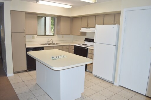 Building Photo - 845 20th St