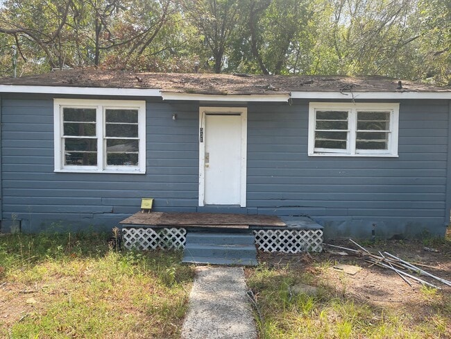 Photo - 331 W 77th St