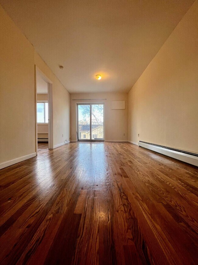 Photo - 71-28 66th St