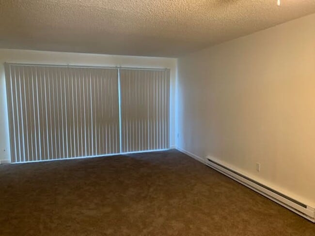 Building Photo - Townhouse Villa