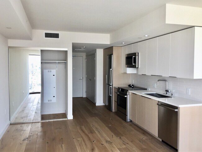 Ae'o: Studio in Kakaako with 1 Parking Spot - Ae'o: Studio in Kakaako with 1 Parking Spot Condo Unit 1211