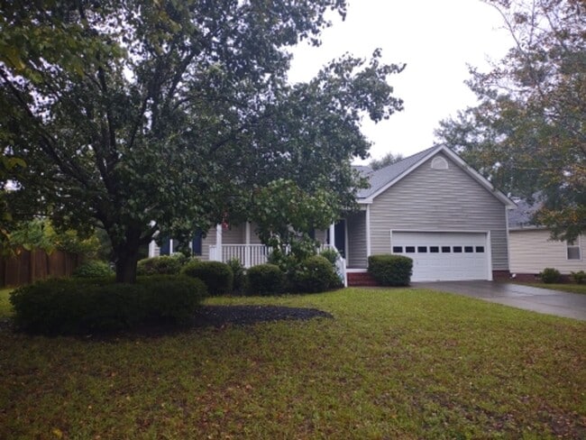 Building Photo - Fantastic Three Bedroom Home in Lexington!