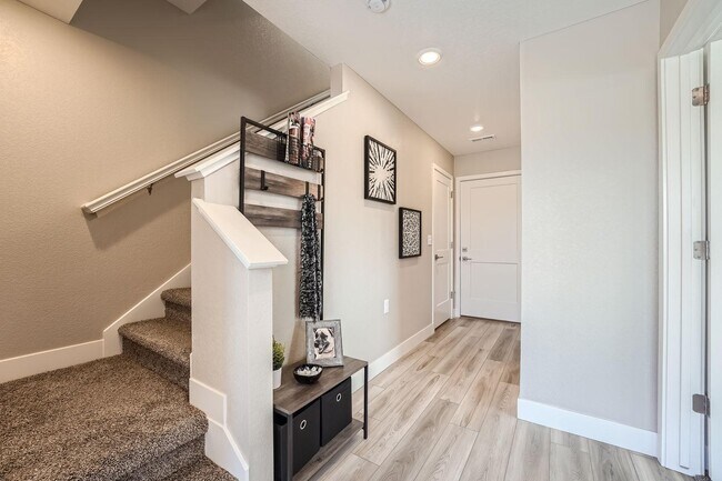 Photo - 2502 Colt Wy