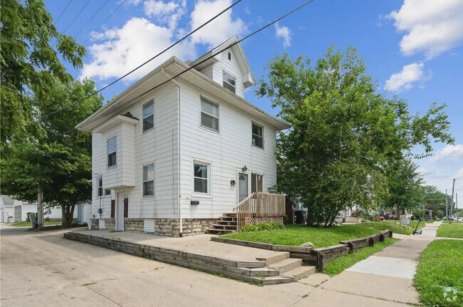 Building Photo - 514 16th St NE Unit 2 Rental