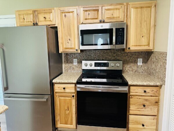 Photo - 586 Foxfield Rd