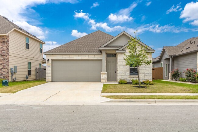 Building Photo - 909 Durness Dr Rental