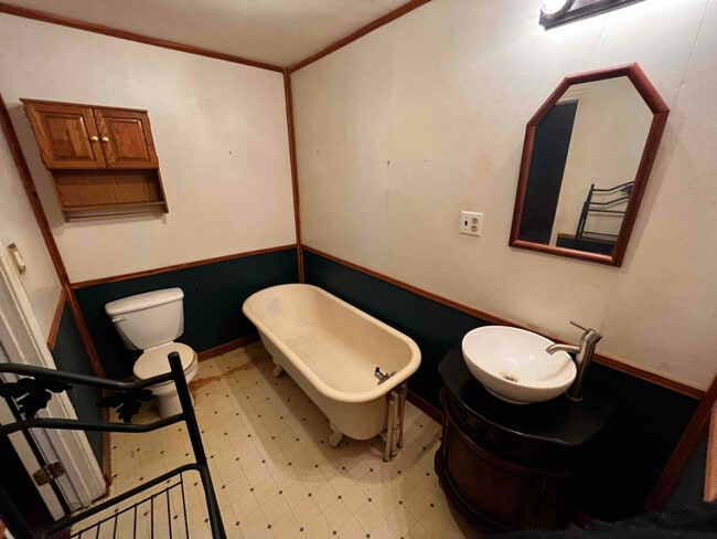 Photo - 530 W New York Ave