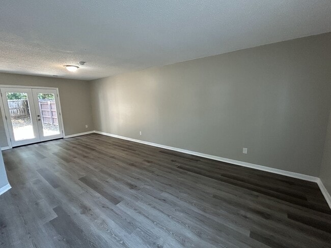 Photo - 347 Oakland Rd