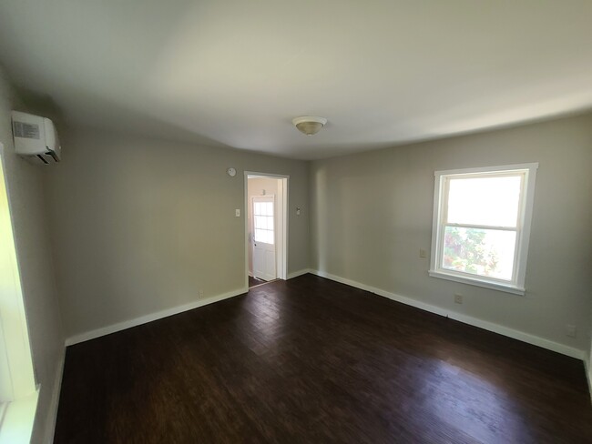 Photo - 119 E 10th St Apartments Unit 2