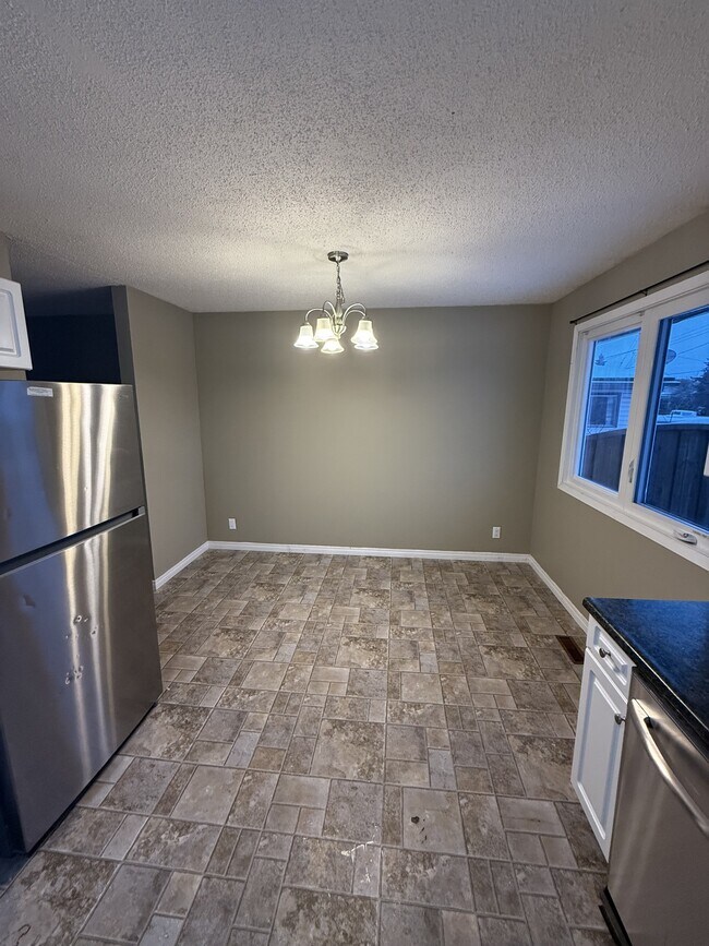 Photo - 607-613 13 St