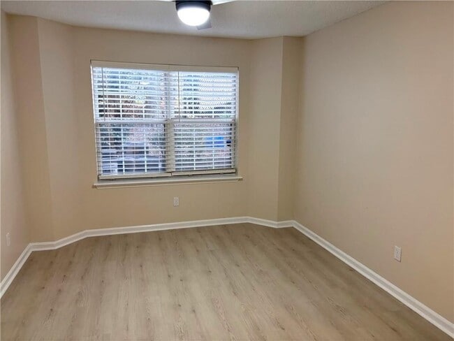 Photo - 2039 Chastain Park Ct NE