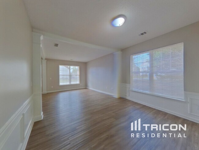 Photo - 332 Karsten Creek Dr