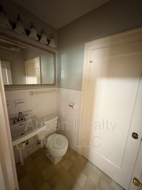 Photo - 5311 Rockhill Rd