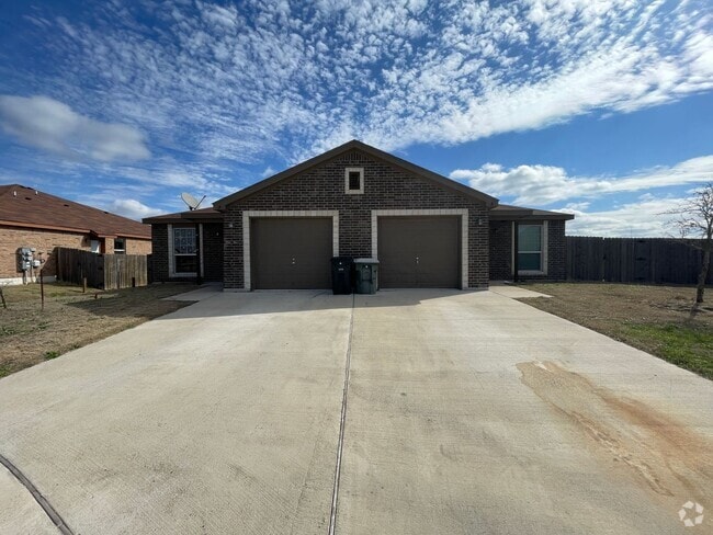 Building Photo - 1525 Justin Lp Rental