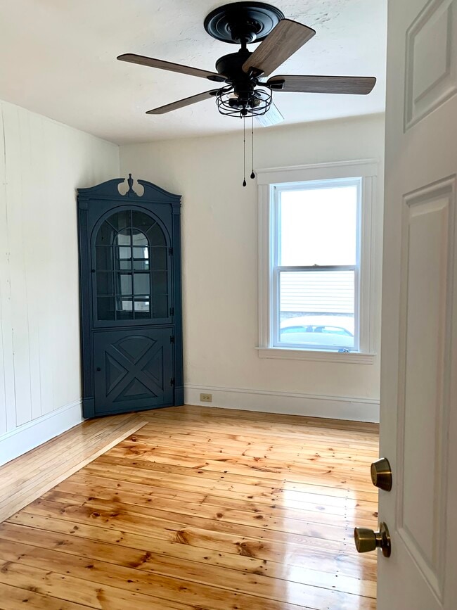7 Rena St