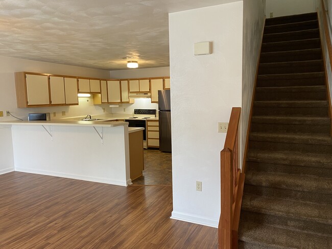 Kitchen - 806 Patrick Henry Dr Townhome