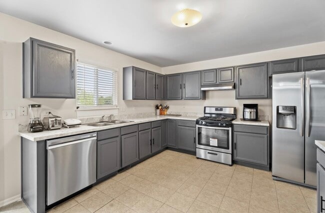 Photo - 412 Clifton Ln