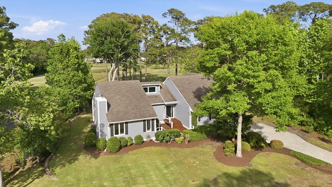Photo - 304 Lord Granville Dr