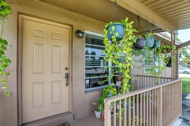 Photo - 1001 SW 22nd Terrace
