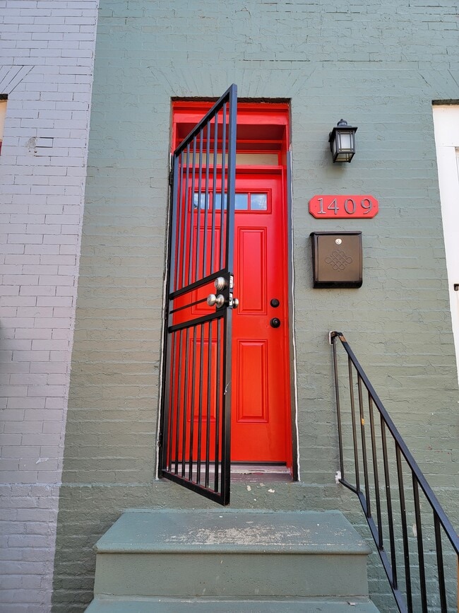 Building Photo - 1409 E Preston St Rental