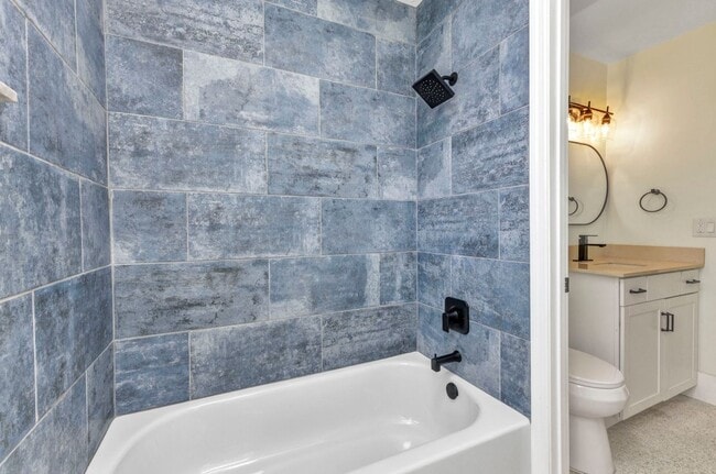 Photo - 1611 Sheehan Blvd