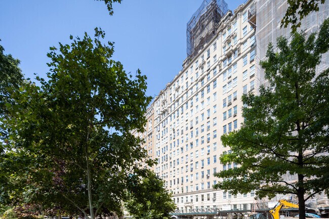 Photo - 15 W 81st St