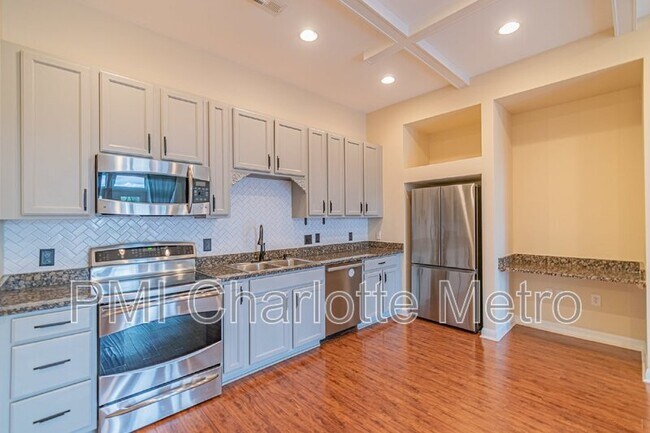 Photo - 448 New Bern Station Ct