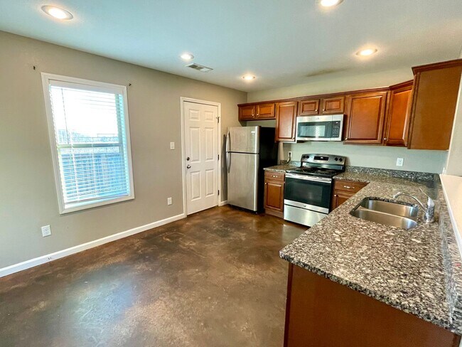 Photo - 1730 Tara Dr