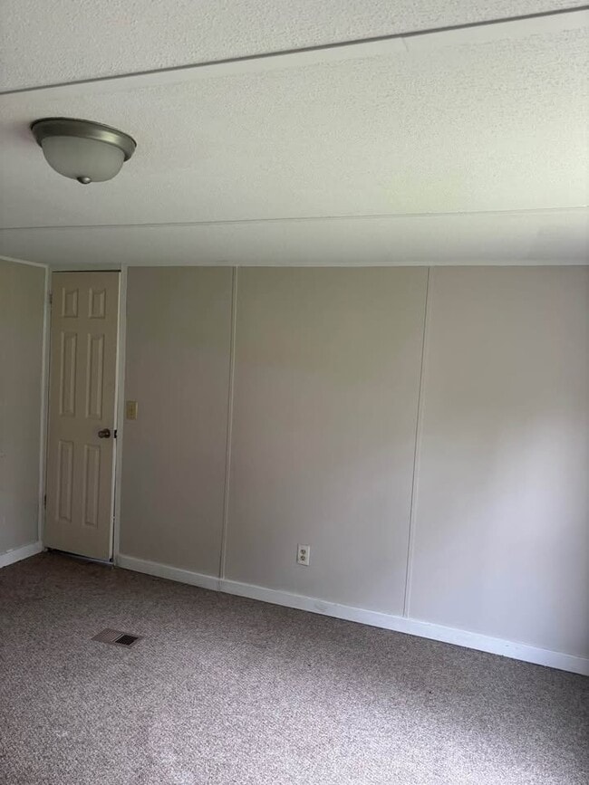 Photo - 103 Amberwood Ln