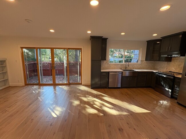 Photo - 14400 Springer Ave